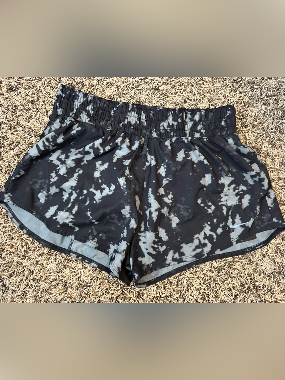 Nike Women's Black & Gray Patterned Athletic Shorts